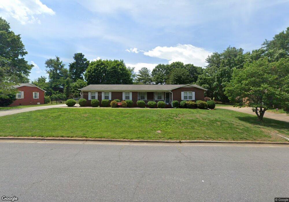 821 Woods Dr, Statesville, NC 28677 - photo 1