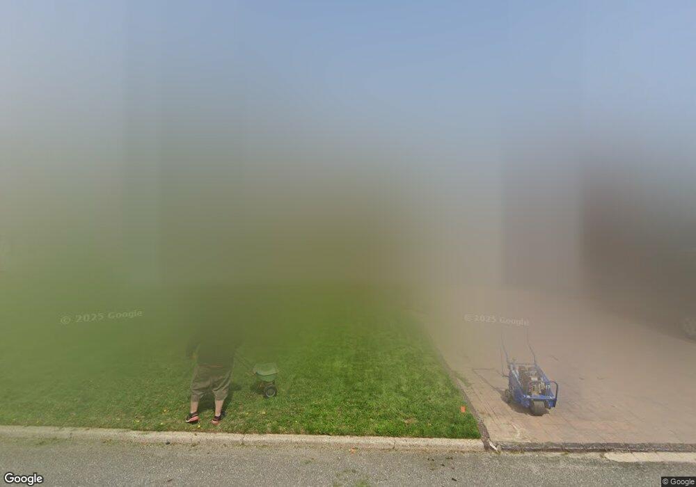 17 Hubbell St, ComMacK, NY 11725 - photo 1