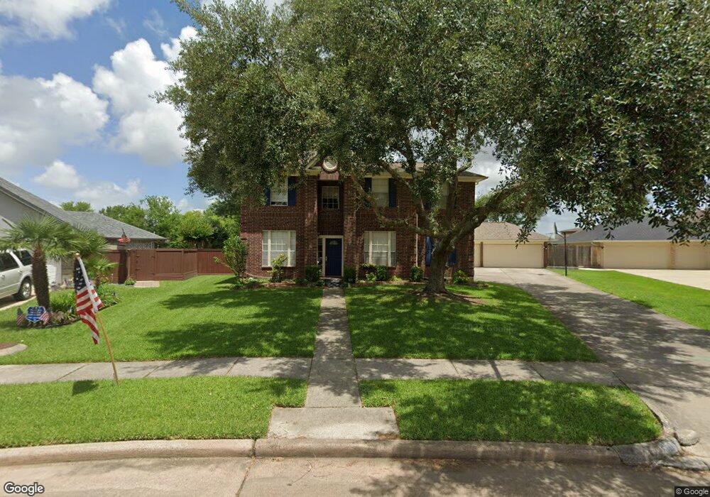 2000 N Mission Cir, Friendswood, TX 77546 - photo 1