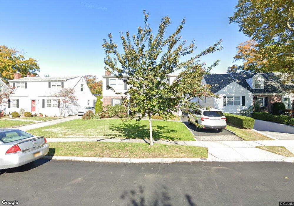 51 Briarcliff Dr, Merrick, NY 11566 - photo 1