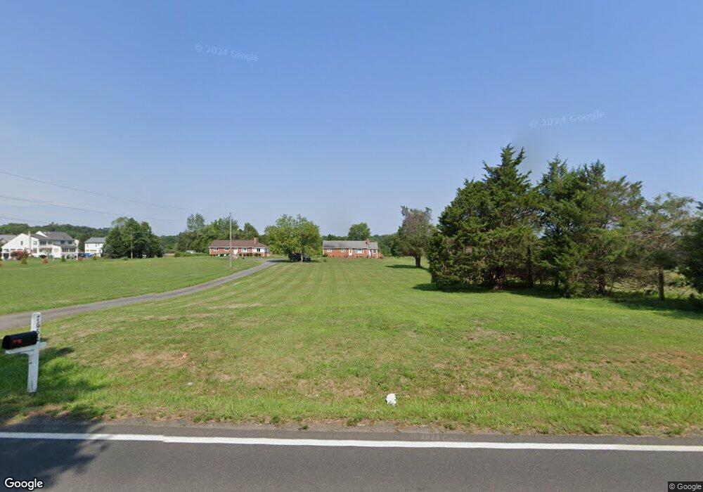 7662 Rogues Rd, Warrenton, VA 20187 - photo 1