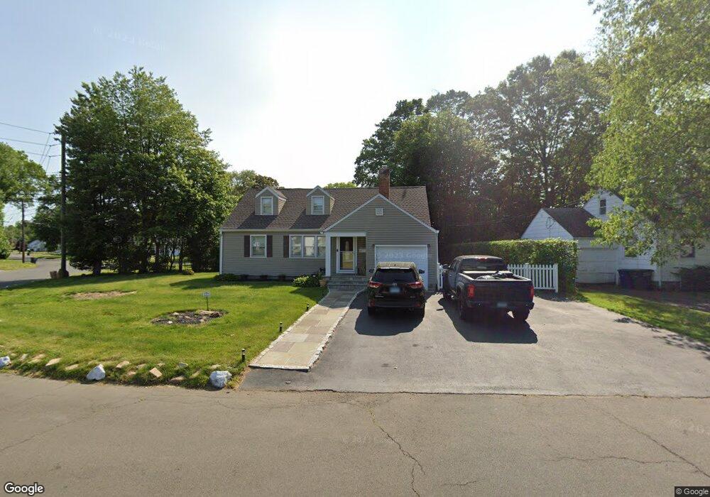 55 Nutmeg Rd, Bridgeport, CT 06610 - photo 1