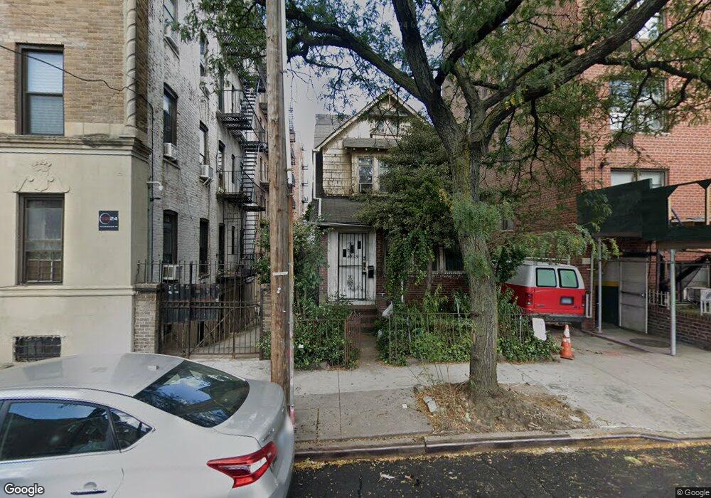 42-09 Hampton St unit 3B, Elmhurst, NY 11373 - photo 1