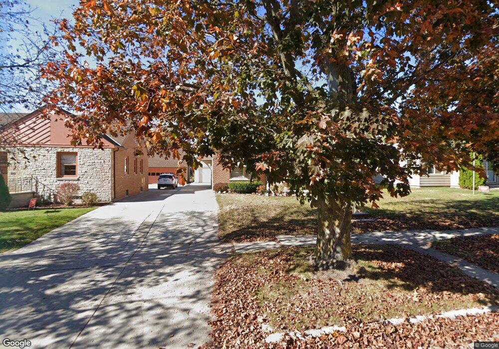 1322 N 9th St, Manitowoc, WI 54220 - photo 1