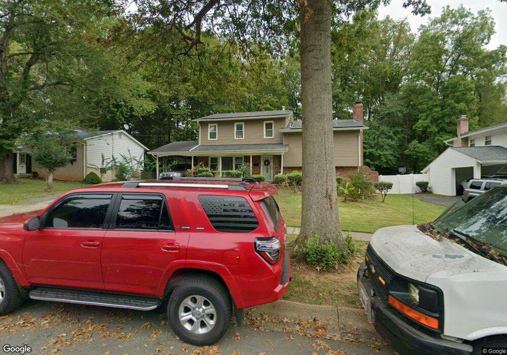 5305 Russett Rd, Rockville, MD 20853 - photo 1