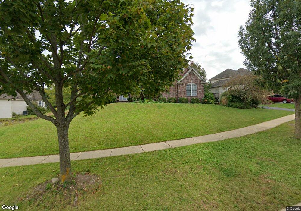 916 Hodge Ln, Batavia, IL 60510 - photo 1