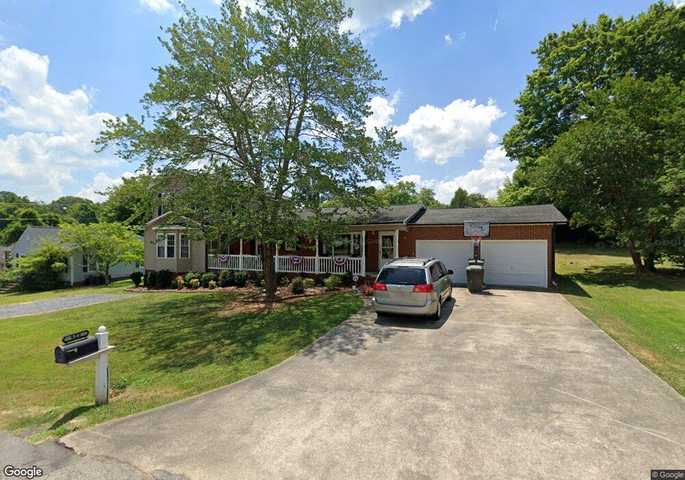 911 Fermer Rd, Asheboro, NC 27203 - photo 1