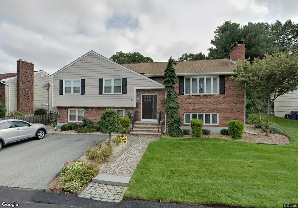 39 Fieldstone Dr, Stoneham, MA 02180 - photo 1