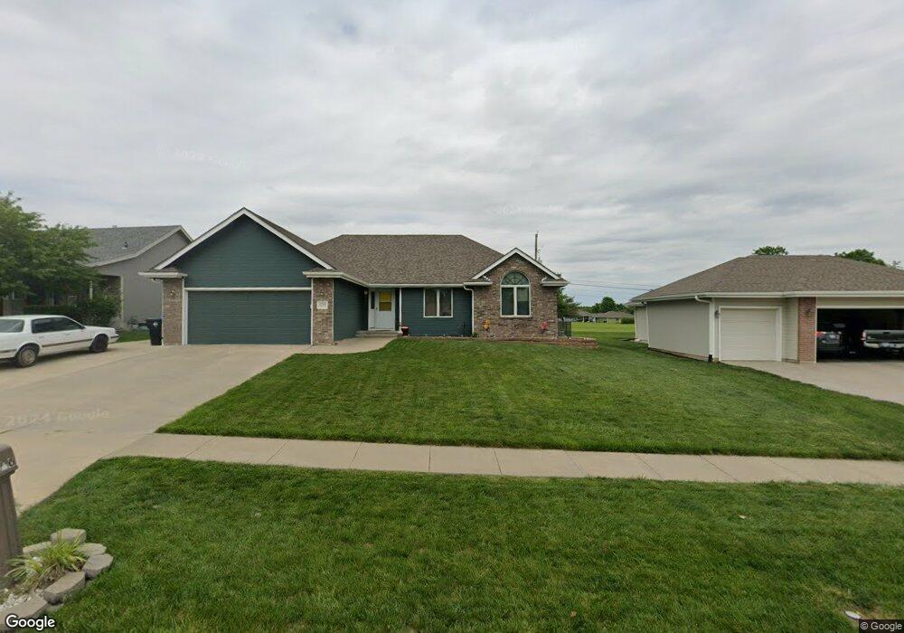 4206 SW Moundview Dr, Topeka, KS 66610 - photo 1