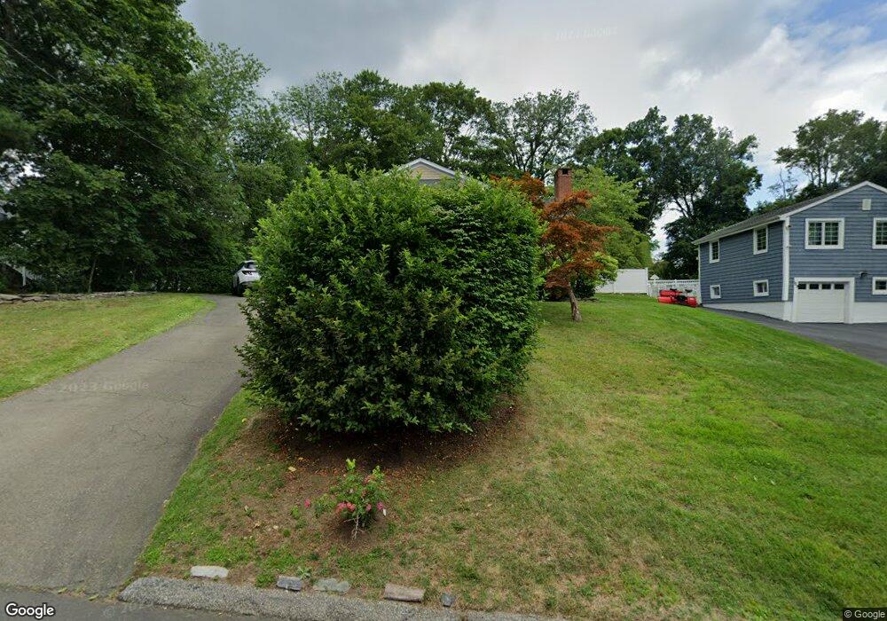 135 Gaymoor Dr, Stamford, CT 06907 - photo 1