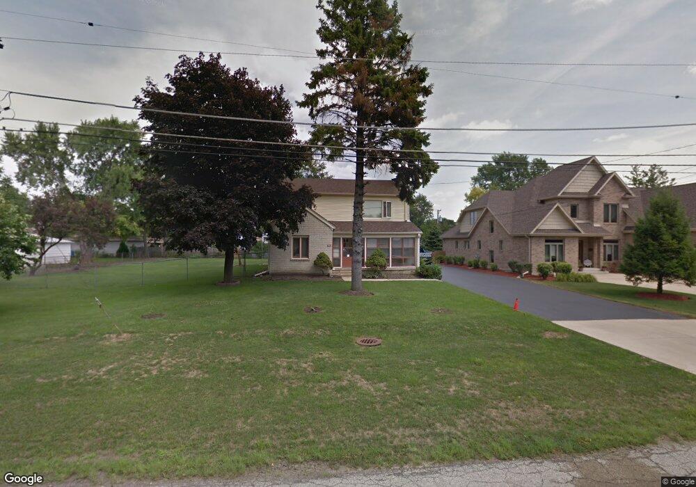 2033 Douglas Ave, Des Plaines, IL 60018 - photo 1