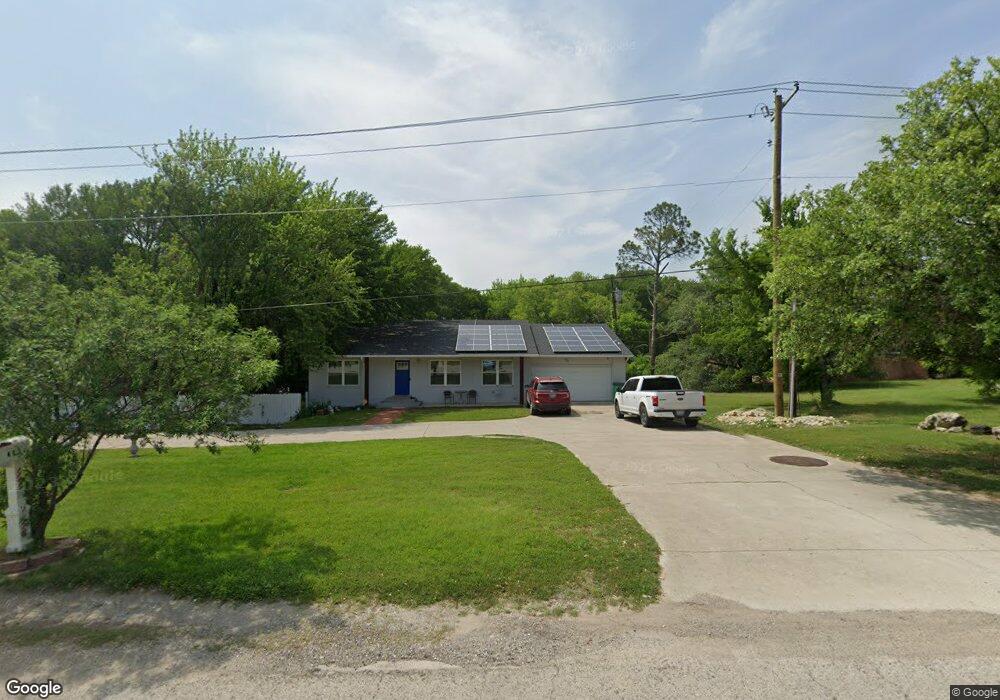 1403 W California St, Gainesville, TX 76240 - photo 1