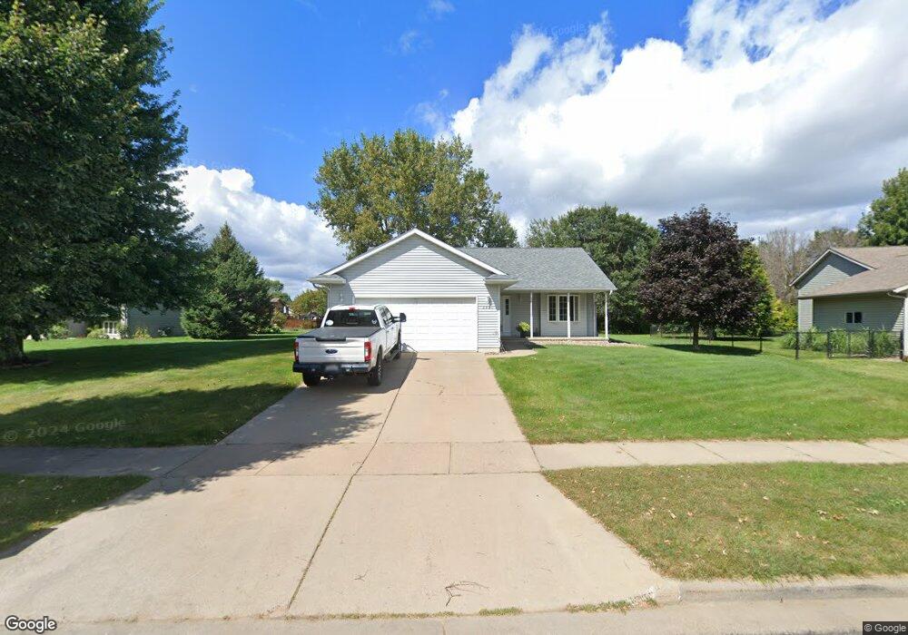2926 W Hoyem Ln, Eau Claire, WI 54703 - photo 1