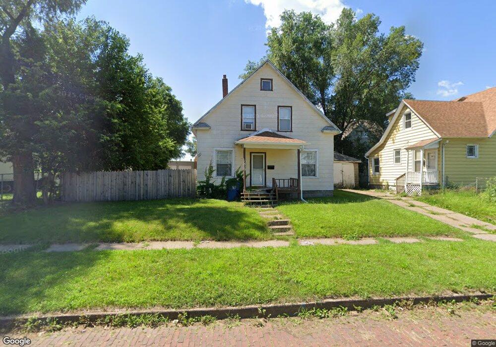 1829 Dixwell St, Davenport, IA 52802 - photo 1