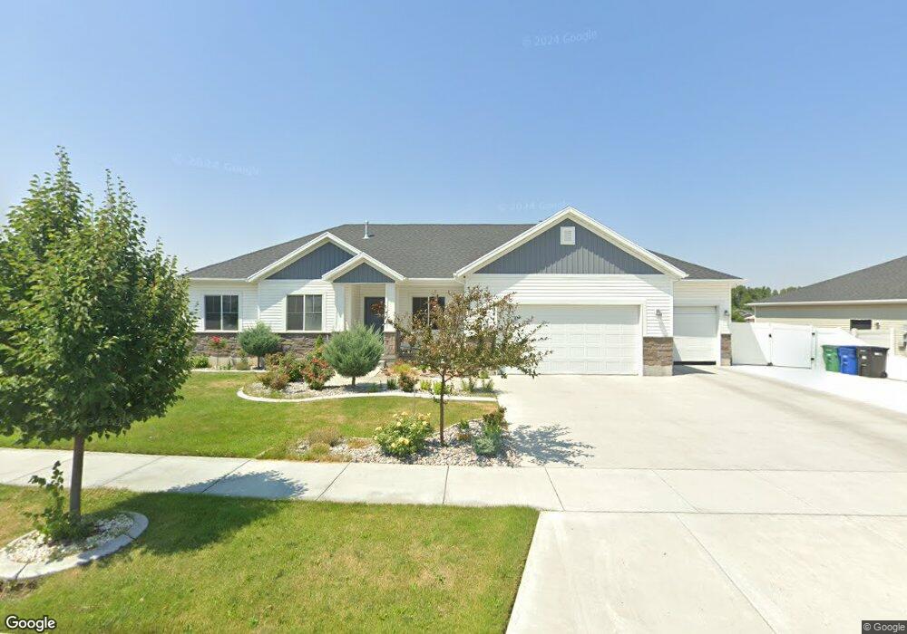 504 S 400 E, Hyrum, UT 84319 - photo 1