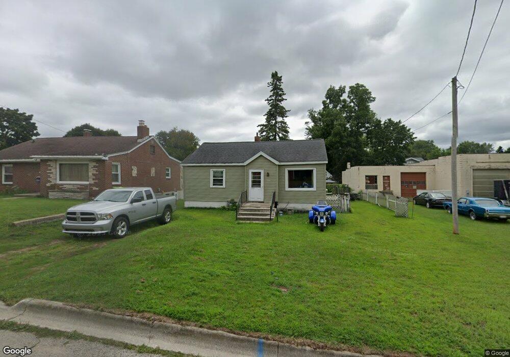 2309 11th Ave, Menominee, MI 49858 - photo 1
