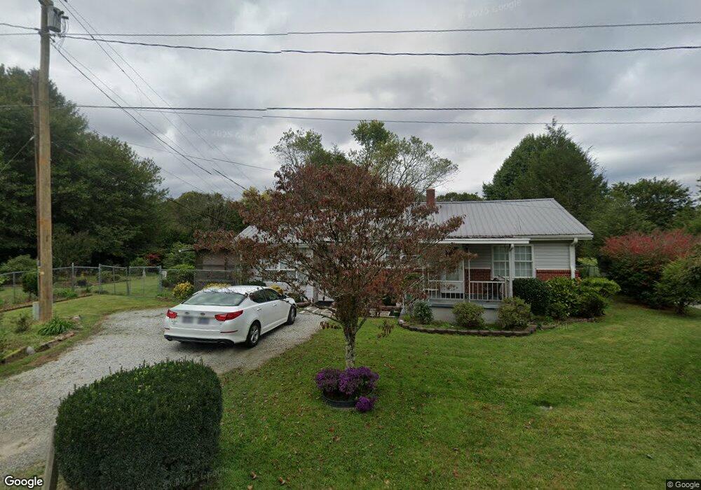 401 Pace Rd, Hendersonville, NC 28792 - photo 1