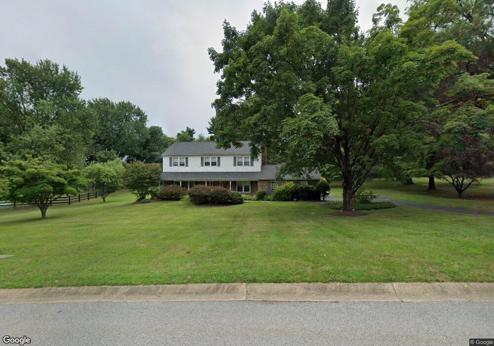 1060 Powderhorn Dr, Glen Mills, PA 19342 - photo 1