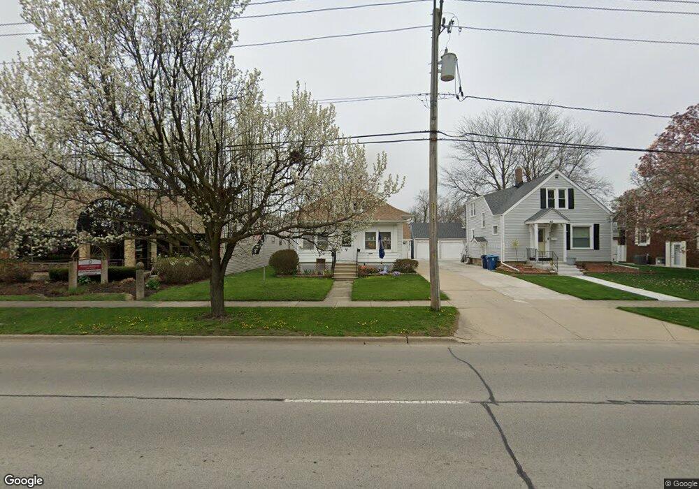 817 W Galena Blvd, Aurora, IL 60506 - photo 1