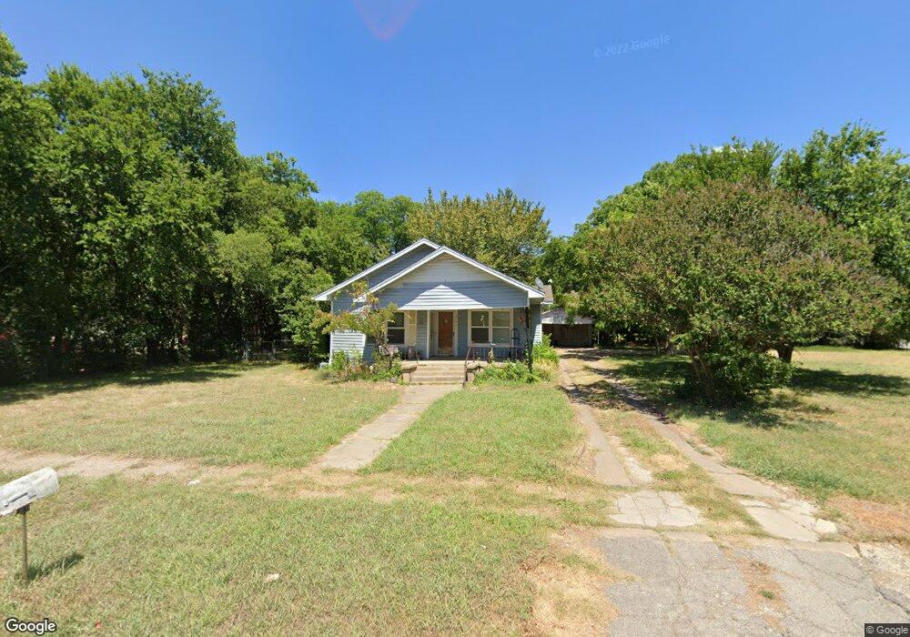 814 S Wine St, Gainesville, TX 76240 - photo 1