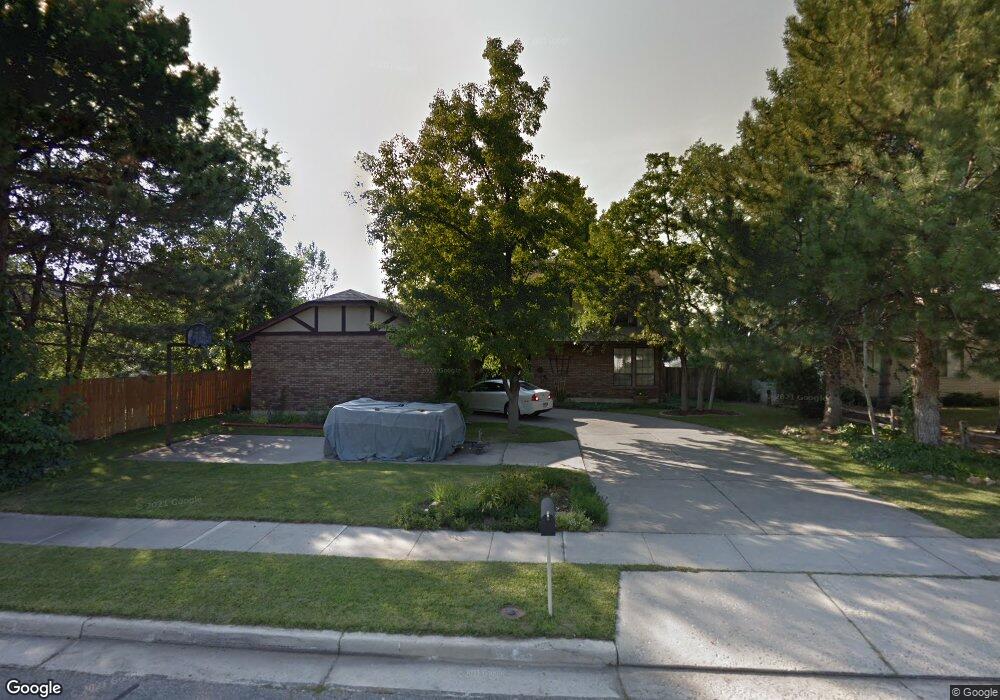 8128 Beaumont Dr, Sandy, UT 84093 - photo 1