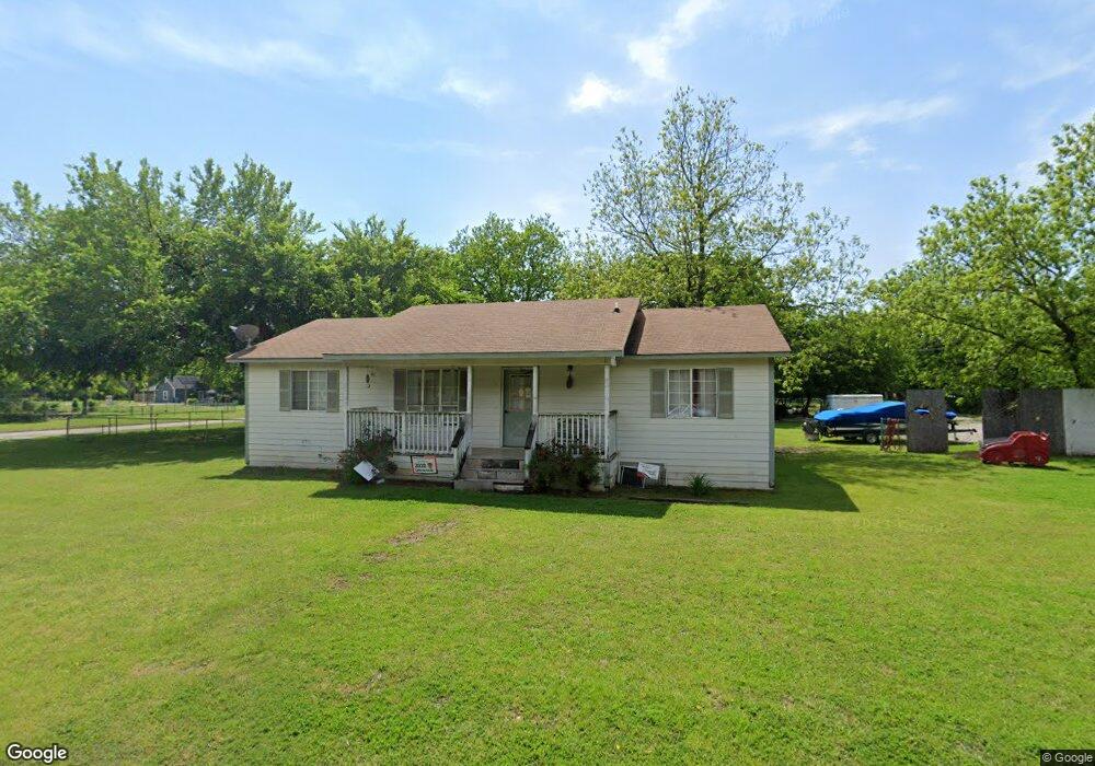 1001 N Culberson St, Gainesville, TX 76240 - photo 1