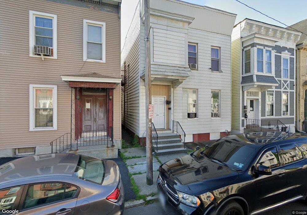 686 2nd Ave, Troy, NY 12182 - photo 1