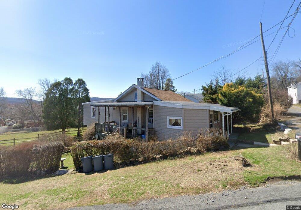 308 Hill Cir, Reading, PA 19607 - photo 1