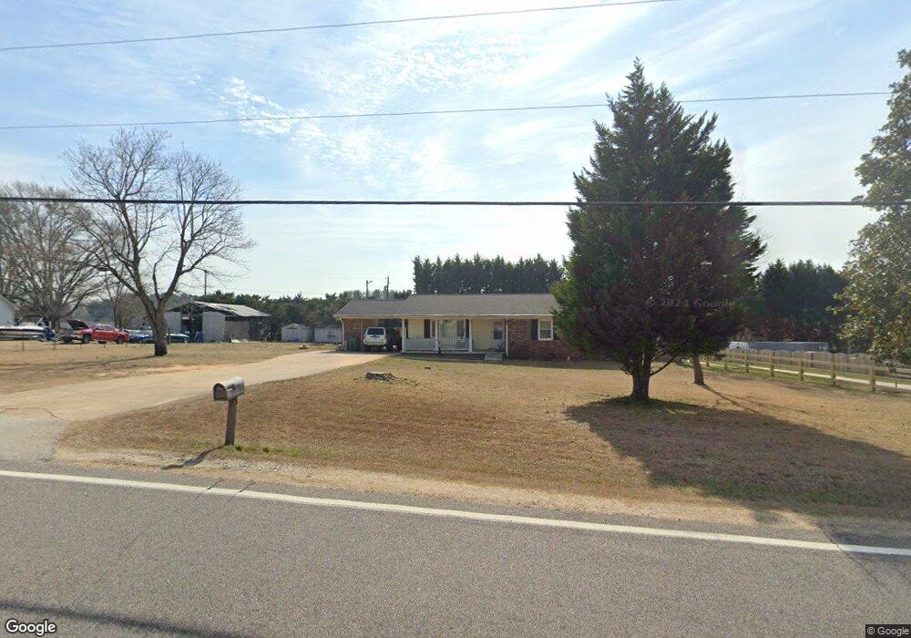 334 Mountain View Rd, Boiling Springs, SC 29316 - photo 1