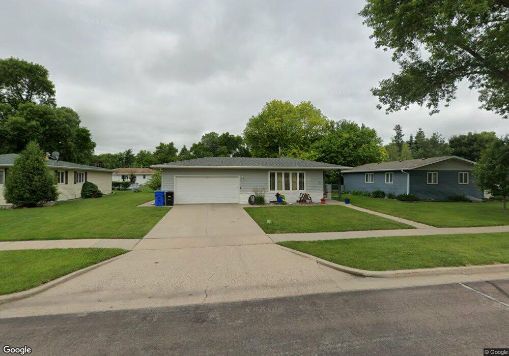 2910 2nd St N, Fargo, ND 58102 - photo 1