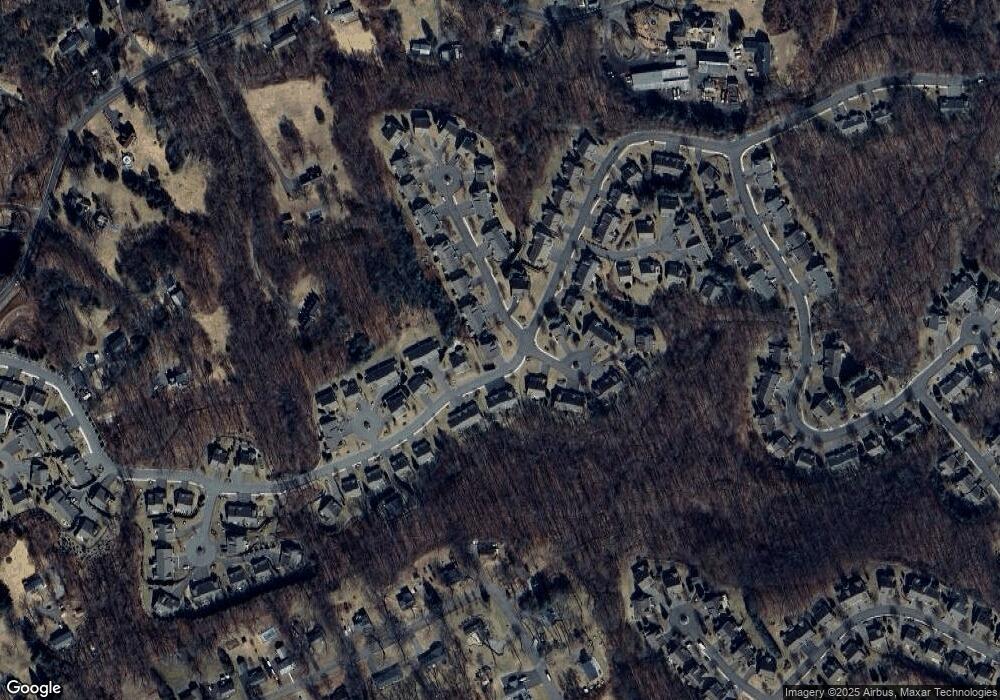 501 Heatherwood Ct, Oxford, CT 06478 - photo 1