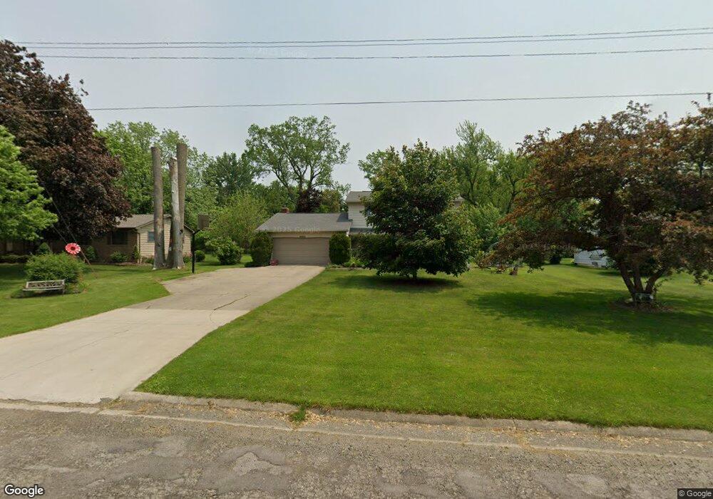 5172 Tahquamenon Trail, Flushing, MI 48433 - photo 1