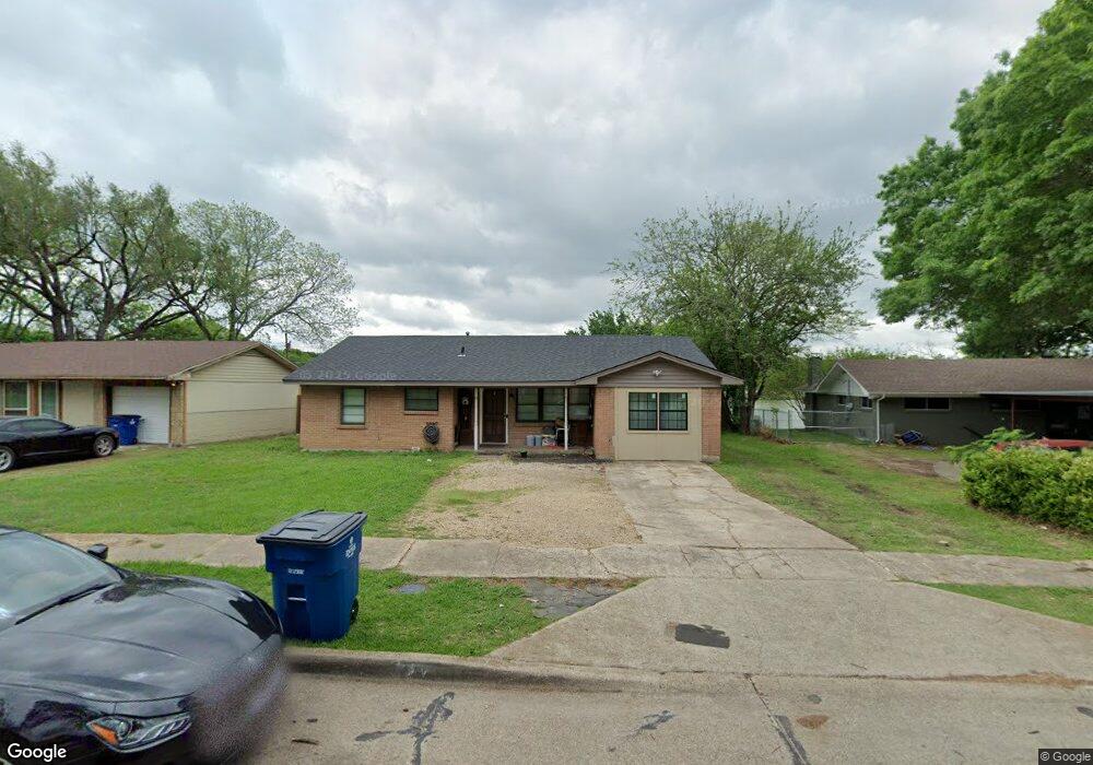 514 Lakeshore Dr, Ennis, TX 75119 - photo 1