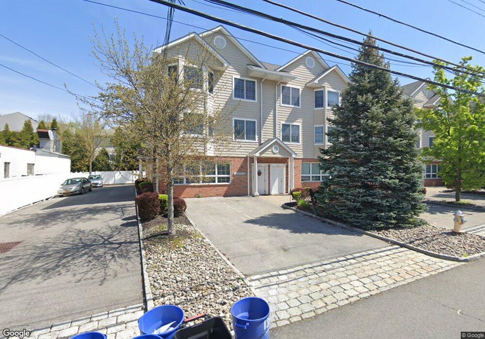 133 Montgomery Ave unit B, Scarsdale, NY 10583 - photo 1