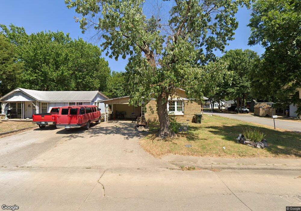 1102 N Dorothy Ave, Claremore, OK 74017 - photo 1