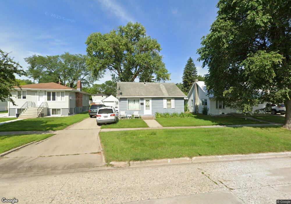 1421 14 1 2 St S, Fargo, ND 58103 - photo 1