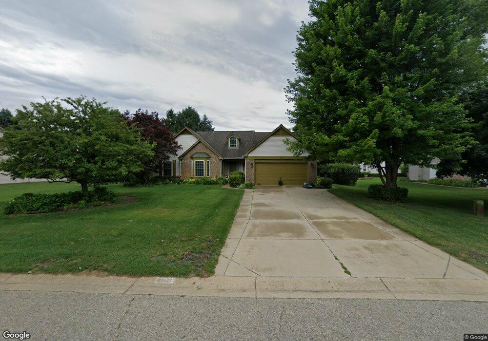 2536 West Bloomfield Oaks Dr, West Bloomfield, MI 48324 - photo 1