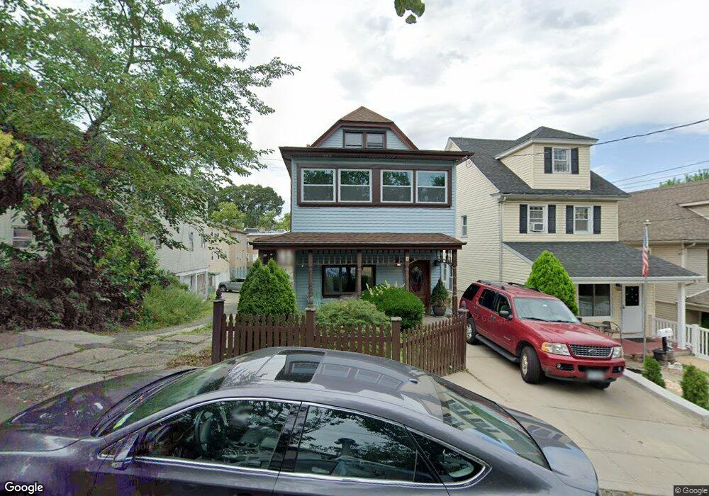 10 Harbor View Ct, Staten Island, NY 10301 - photo 1