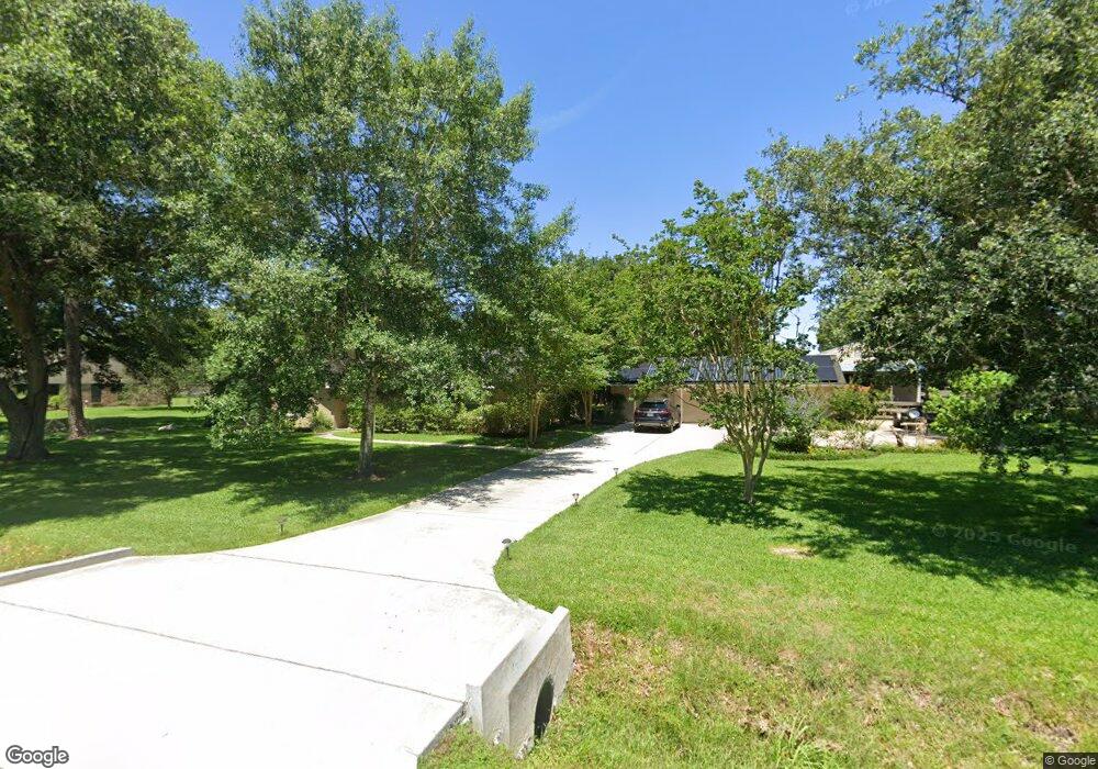 402 S Clear Creek Dr, Friendswood, TX 77546 - photo 1