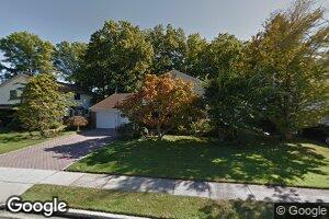 104 Nottingham Rd, New Hyde Park, NY 11040