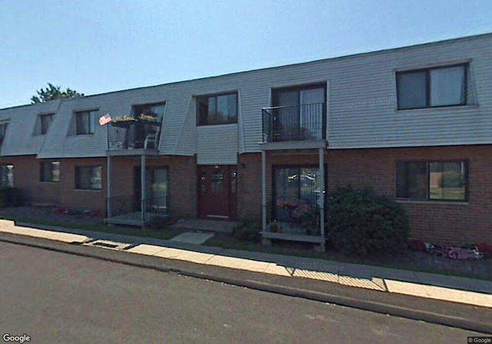 252 Richard St unit 3, Newington, CT 06111 - photo 1