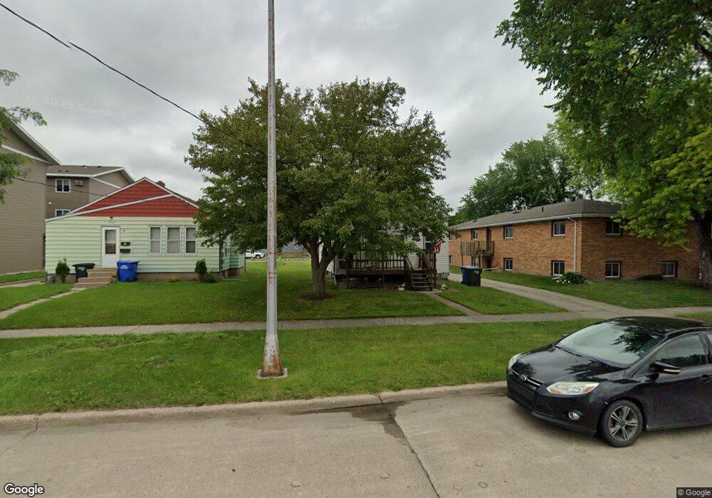 1405 8th Ave N, Fargo, ND 58102 - photo 1