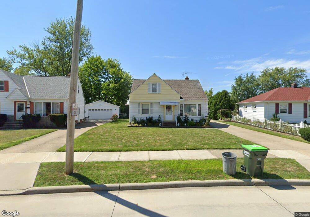 30145 Ridgeview Dr, Wickliffe, OH 44092 - photo 1