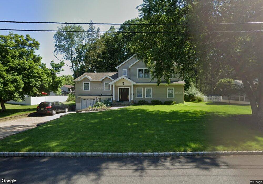 20 Beechwood Place, Harrington Park, NJ 07640 - photo 1