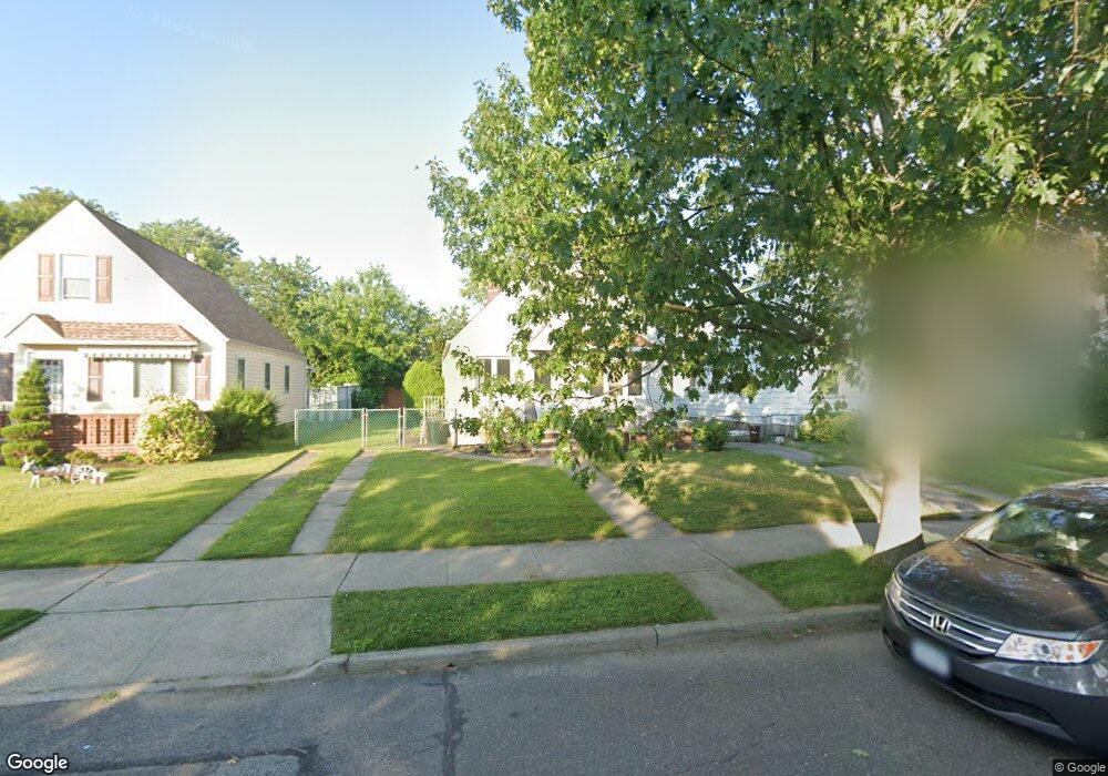 8025 269th St, New Hyde Park, NY 11040 - photo 1