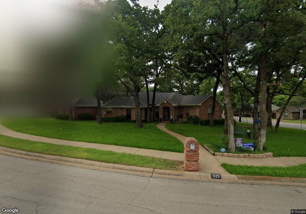 929 Oakwood Ave, Hurst, TX 76053 - photo 1