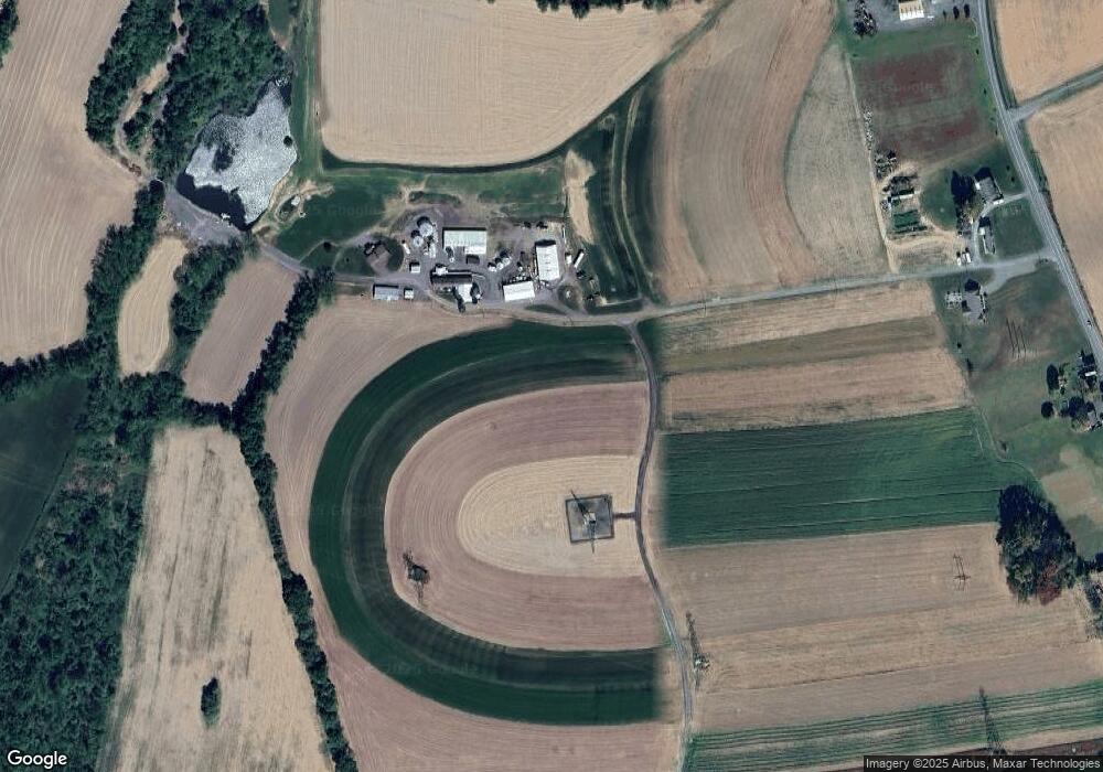 1553 Pen Argyl Rd, Pen Argyl, PA 18072 - photo 1