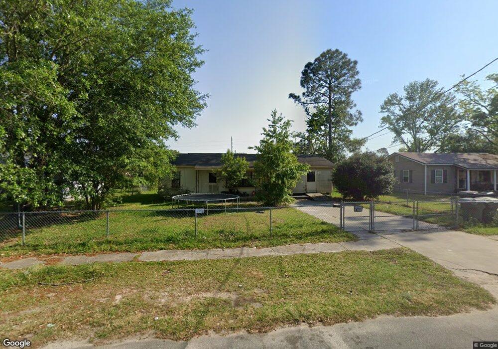 406 Hickory St, Douglas, GA 31533 - photo 1