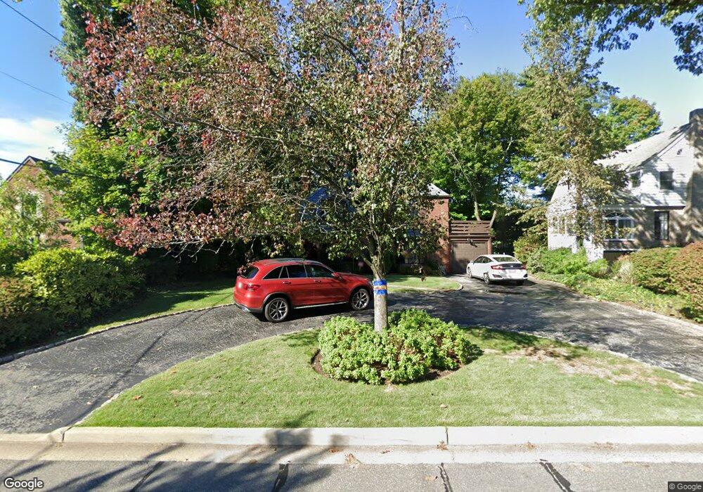 111 Old Mill Rd, Manhasset, NY 11030 - photo 1