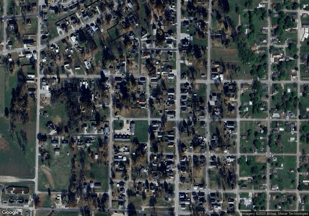 519 Maple St, Bicknell, IN 47512 - photo 1